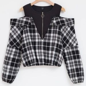 Plaid Cold Shoulder top ⭐️2 for $30⭐️